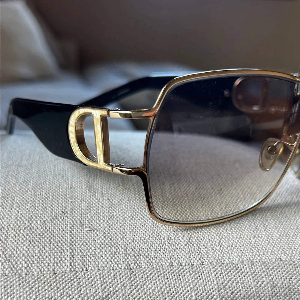 Dior Gold Frame Black Gradient Shield Sunglasses - Picture 4 of 5